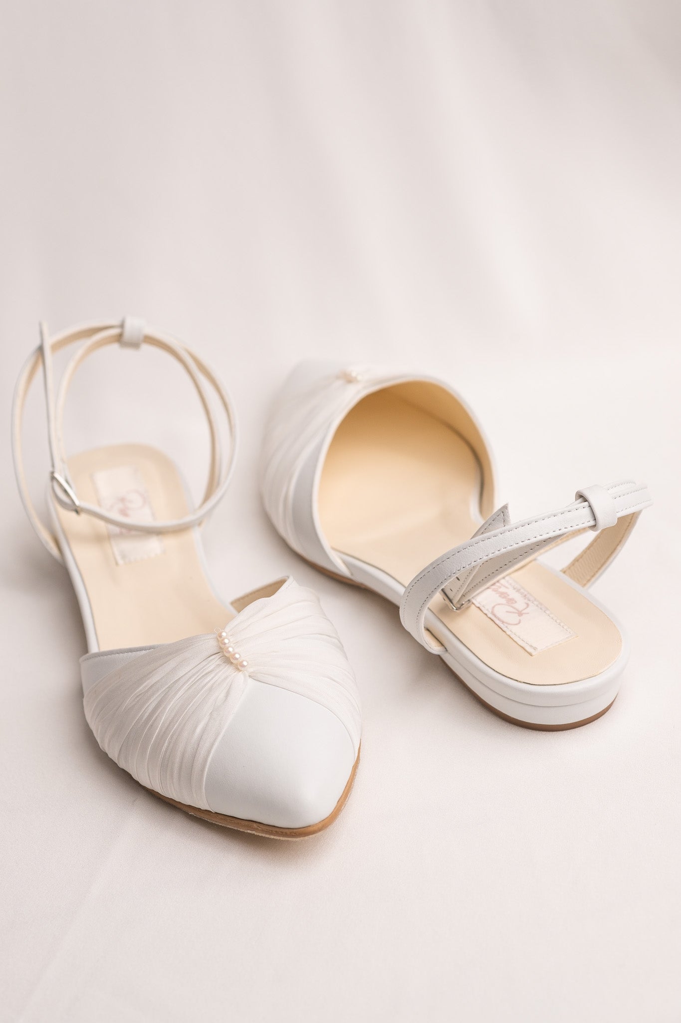 Balerini mireasă piele alba, matase si perle Emelise