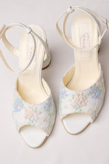 Spring | Thick heel bridal sandals with colorful embroidery size 38