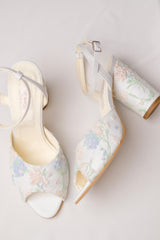 Spring | Thick heel bridal sandals with colorful embroidery size 38