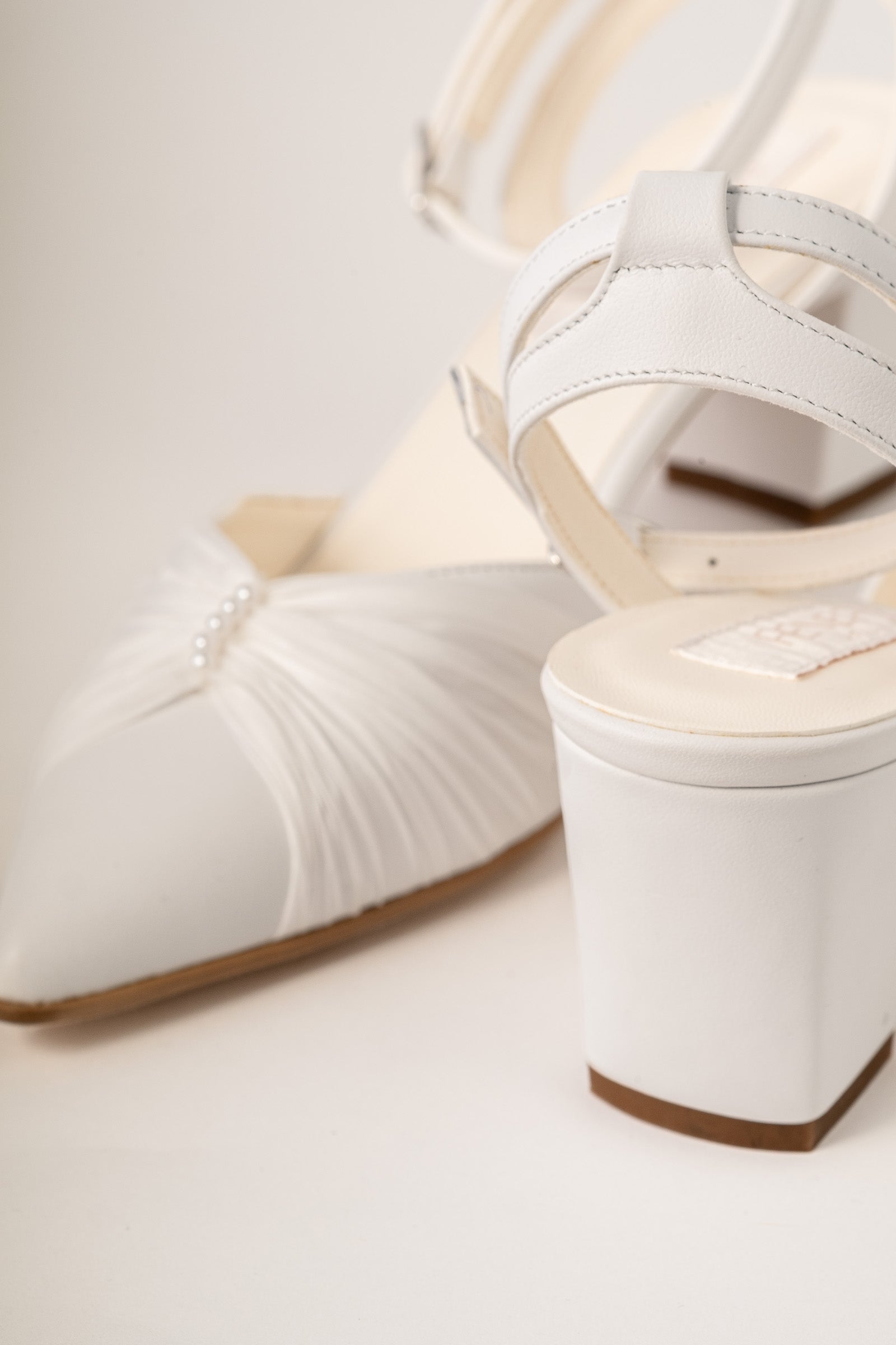 Pantofi de mireasă din piele alb mat Elia