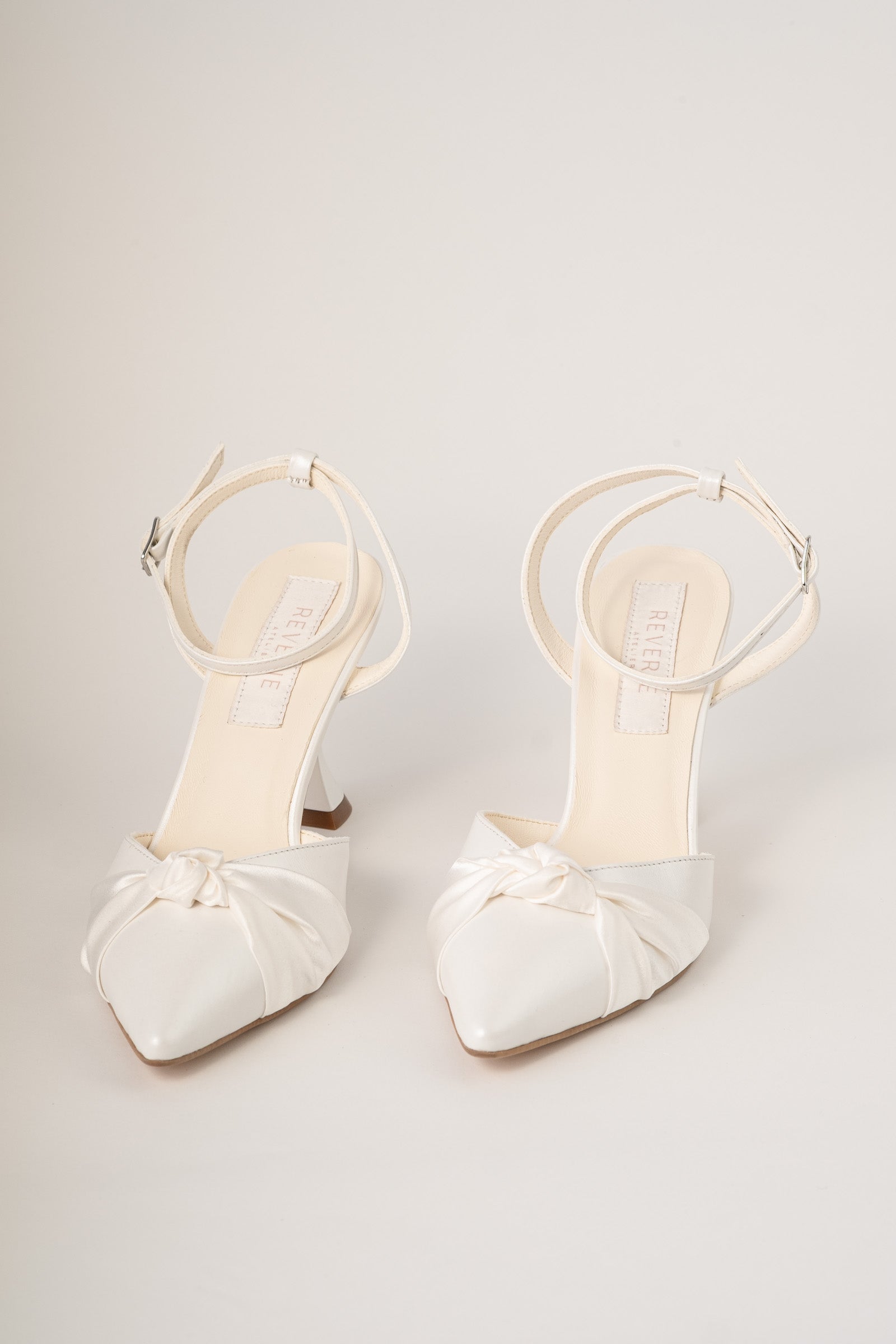 Pantofi de mireasă din piele, cu mătase Lina