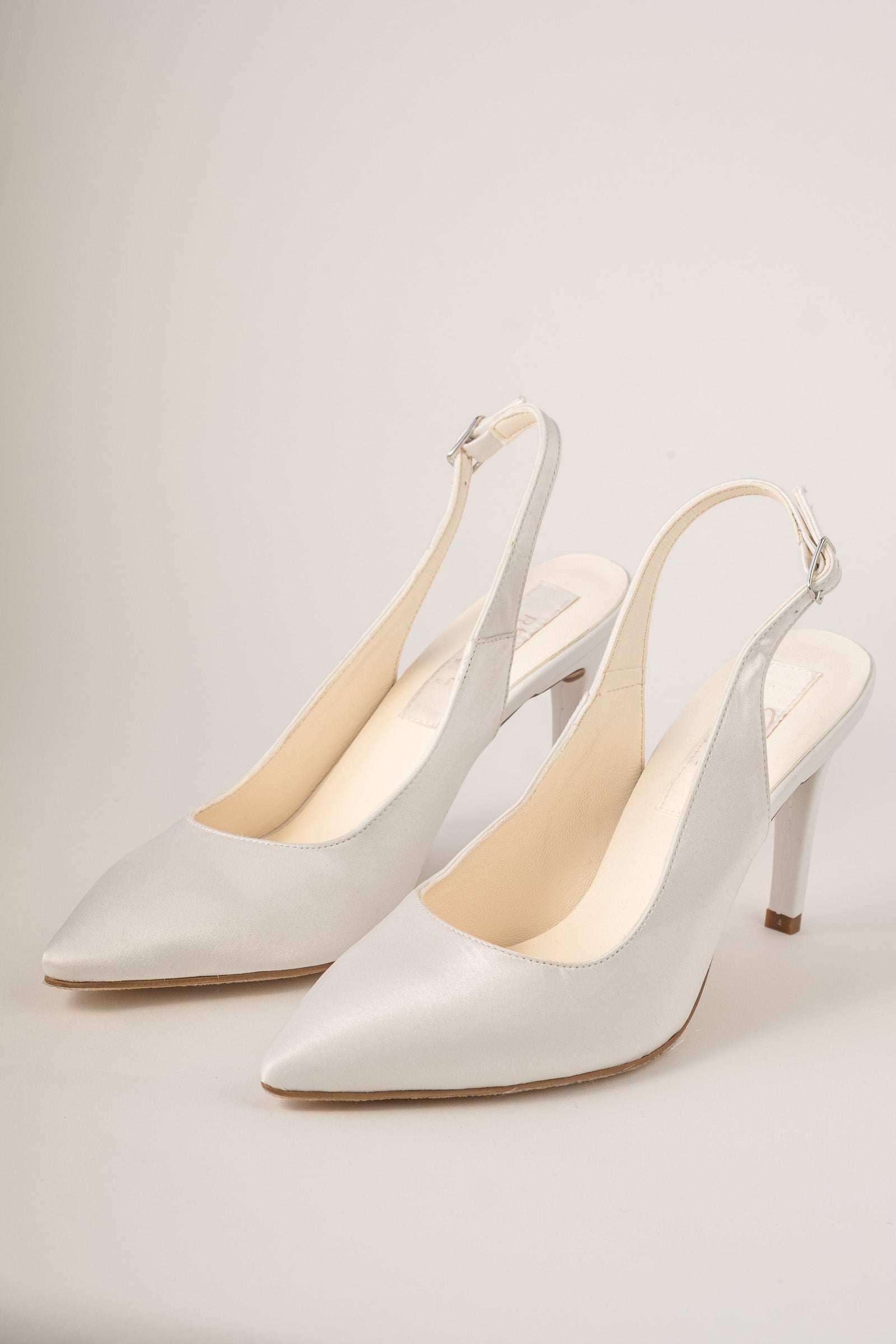 Pantofi de mireasă eleganți din piele și mătase satinată Mara