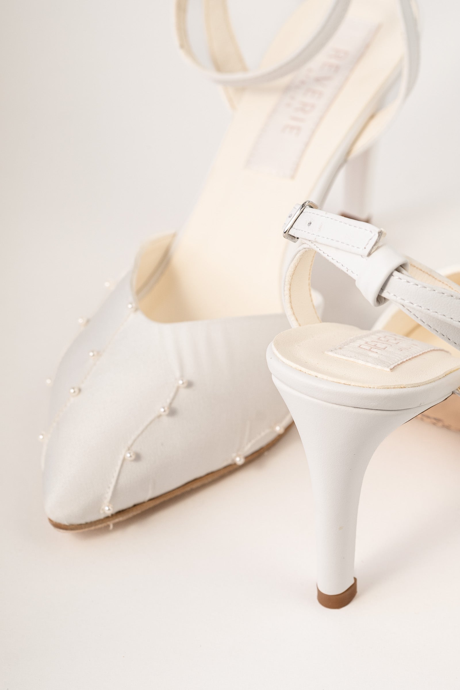 Pantofi de mireasa din matase cu perle LYRA