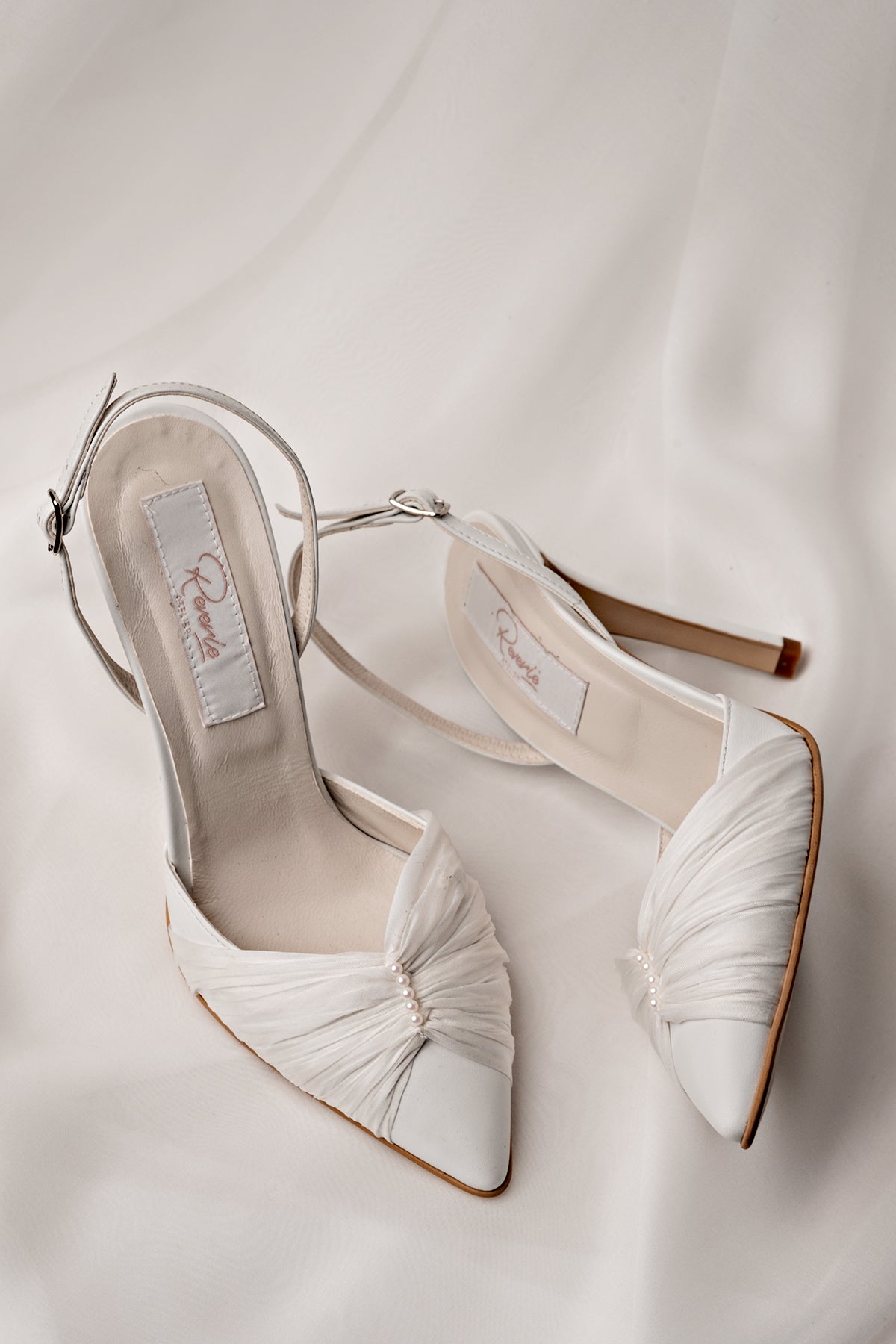 Pantofi mireasă stiletto cu voal și perle Emilly