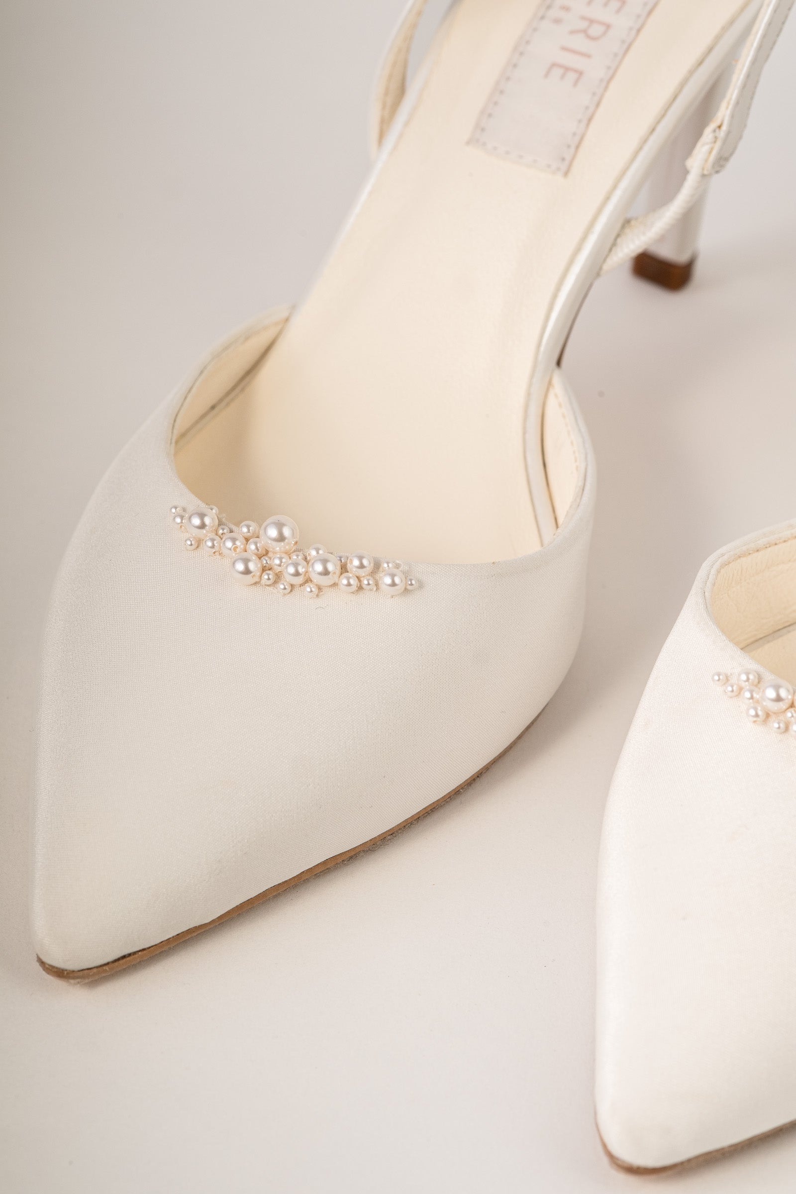 Pantofi mireasa matase si perle Selene