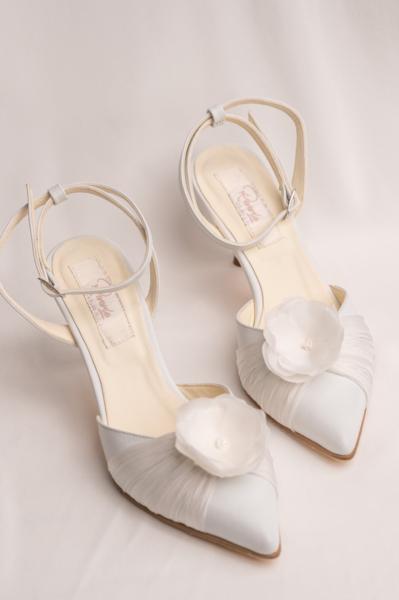 Pantofi mireasa toc cui mic și floare Fleur