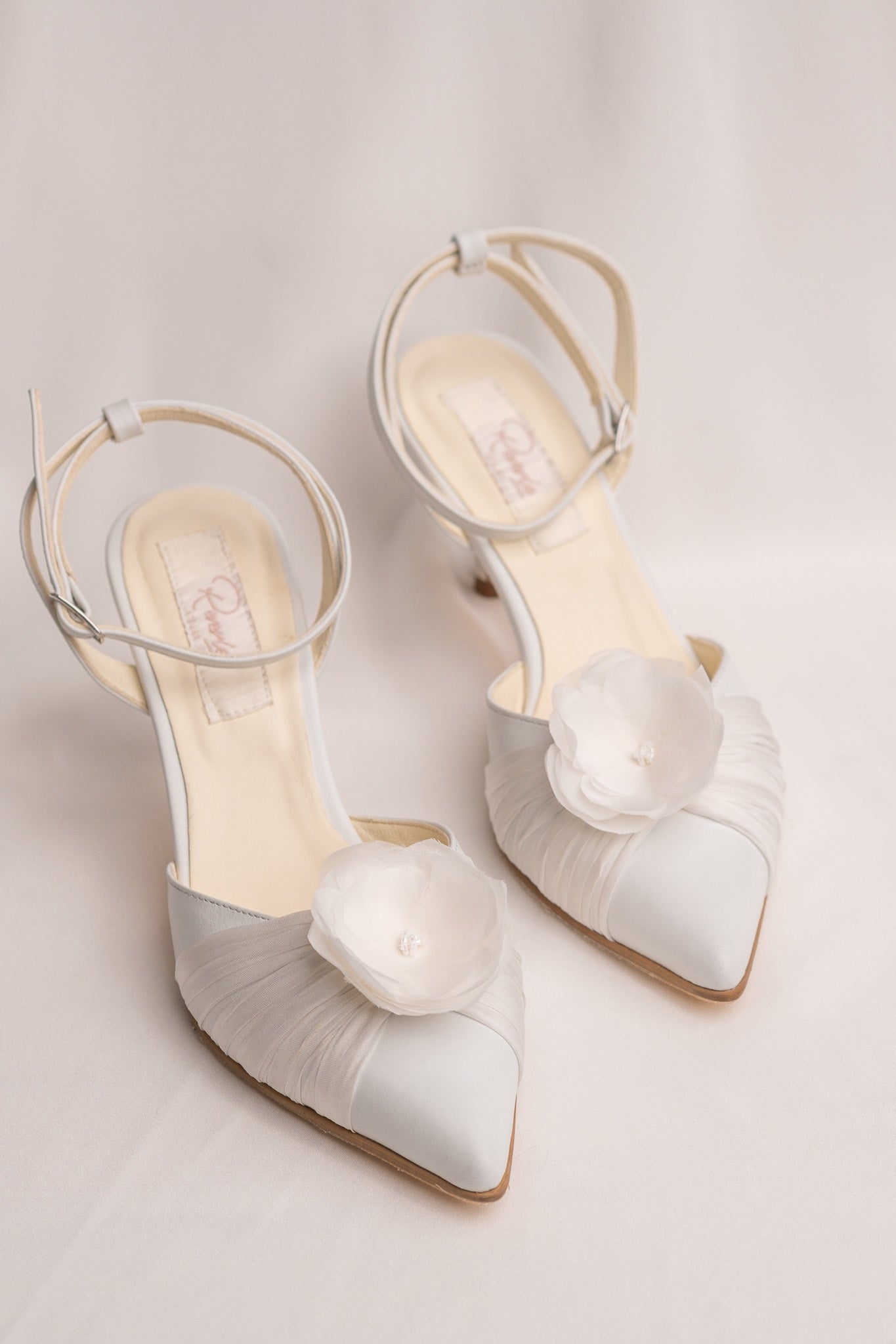 Pantofi mireasa toc cui mic și floare Fleur