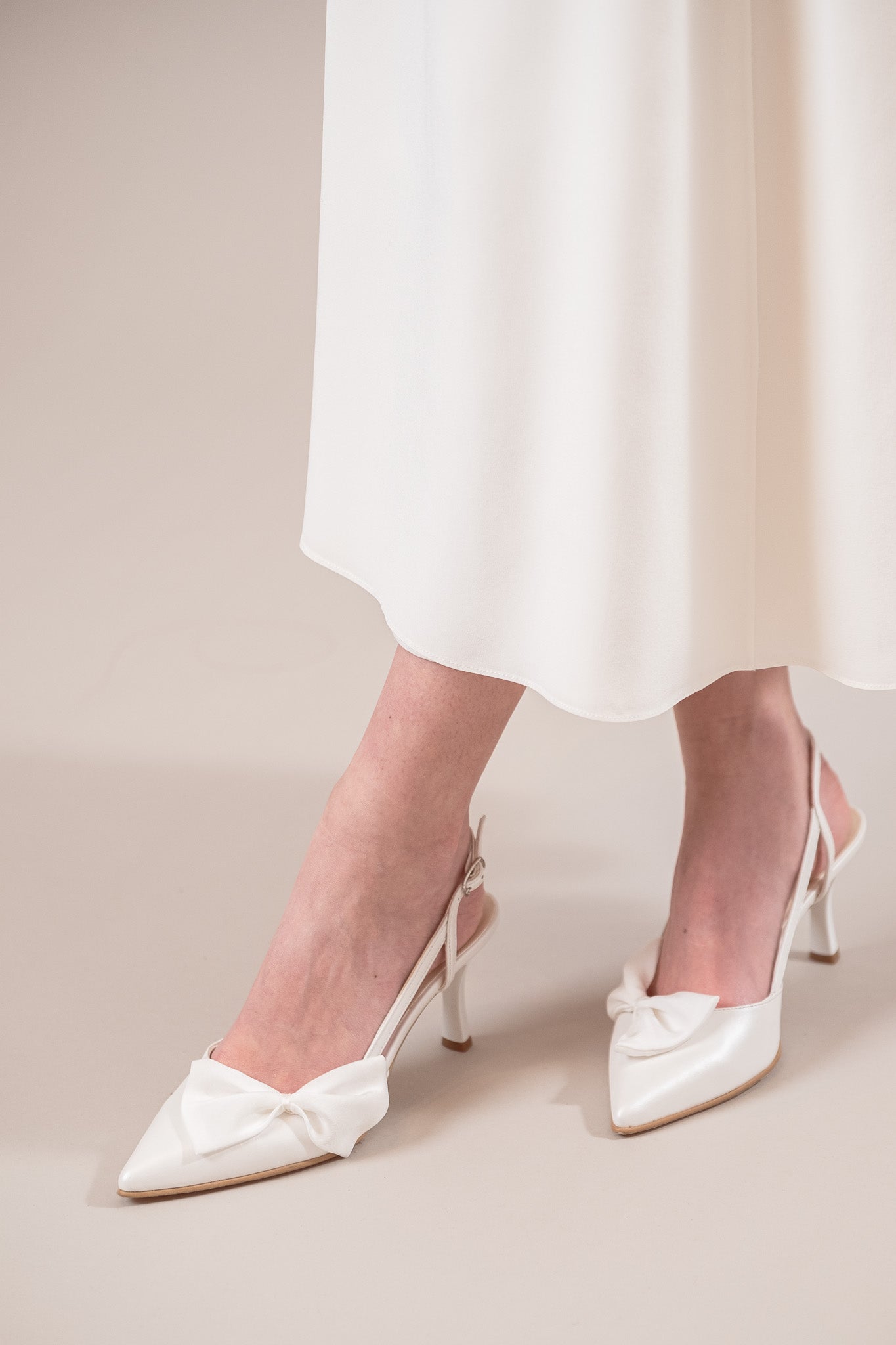 Pantofi mireasa toc mic, piele satinata și funde matase Seraphine