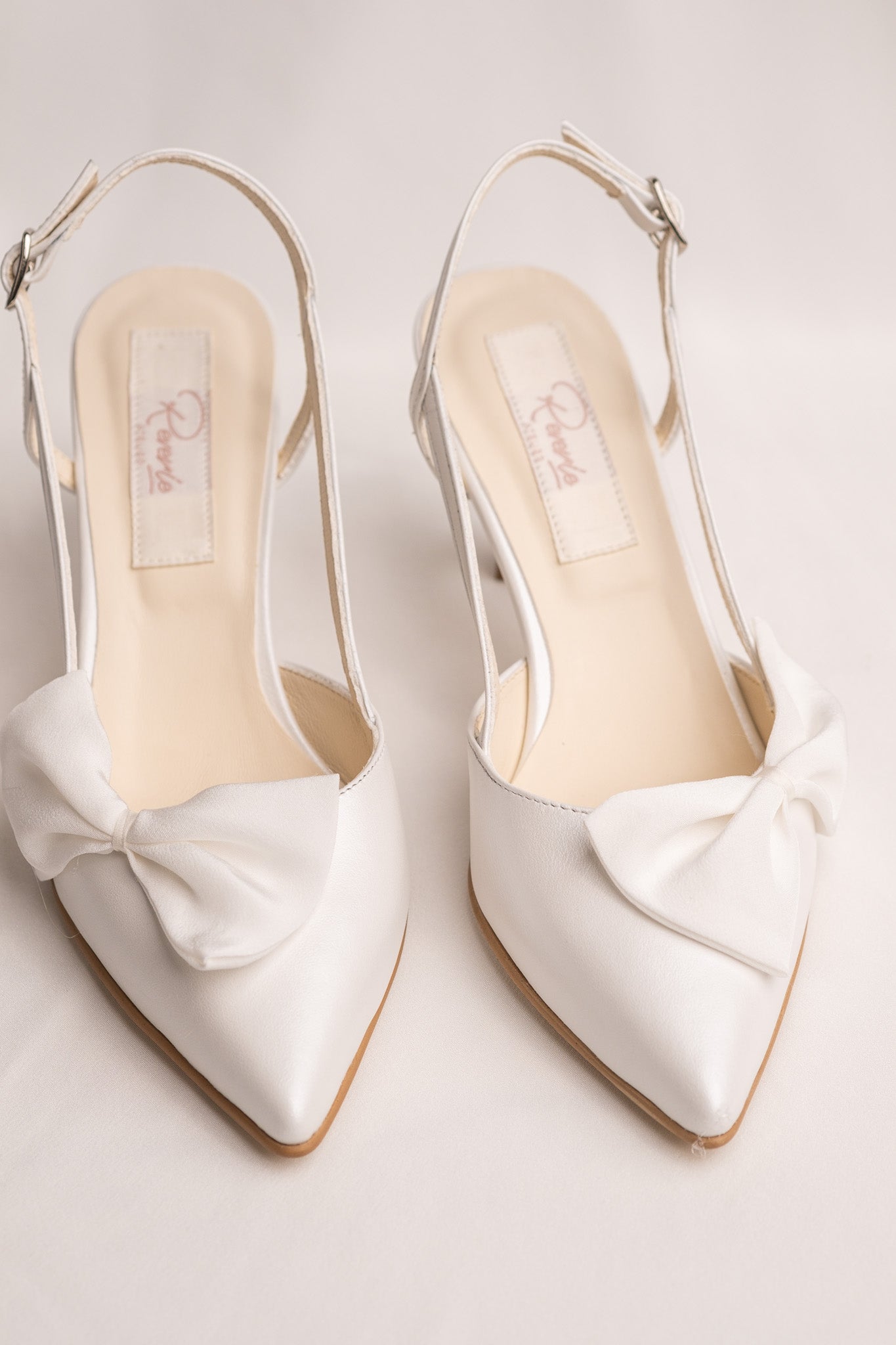 Pantofi mireasa toc mic, piele satinata și funde matase Seraphine