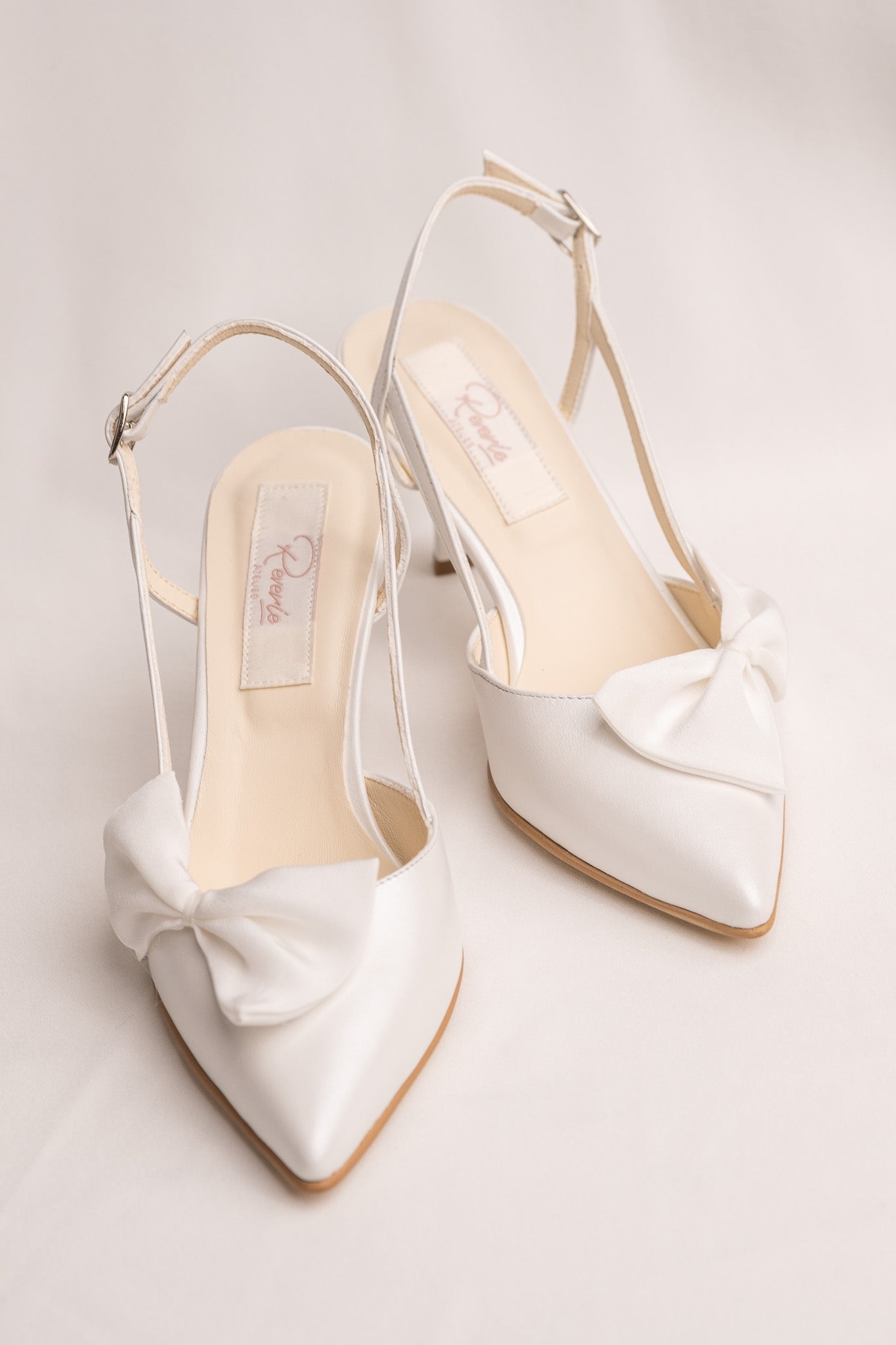 Pantofi mireasa toc mic, piele satinata și funde matase Seraphine