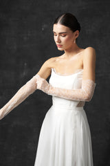 Caresse bridal gloves