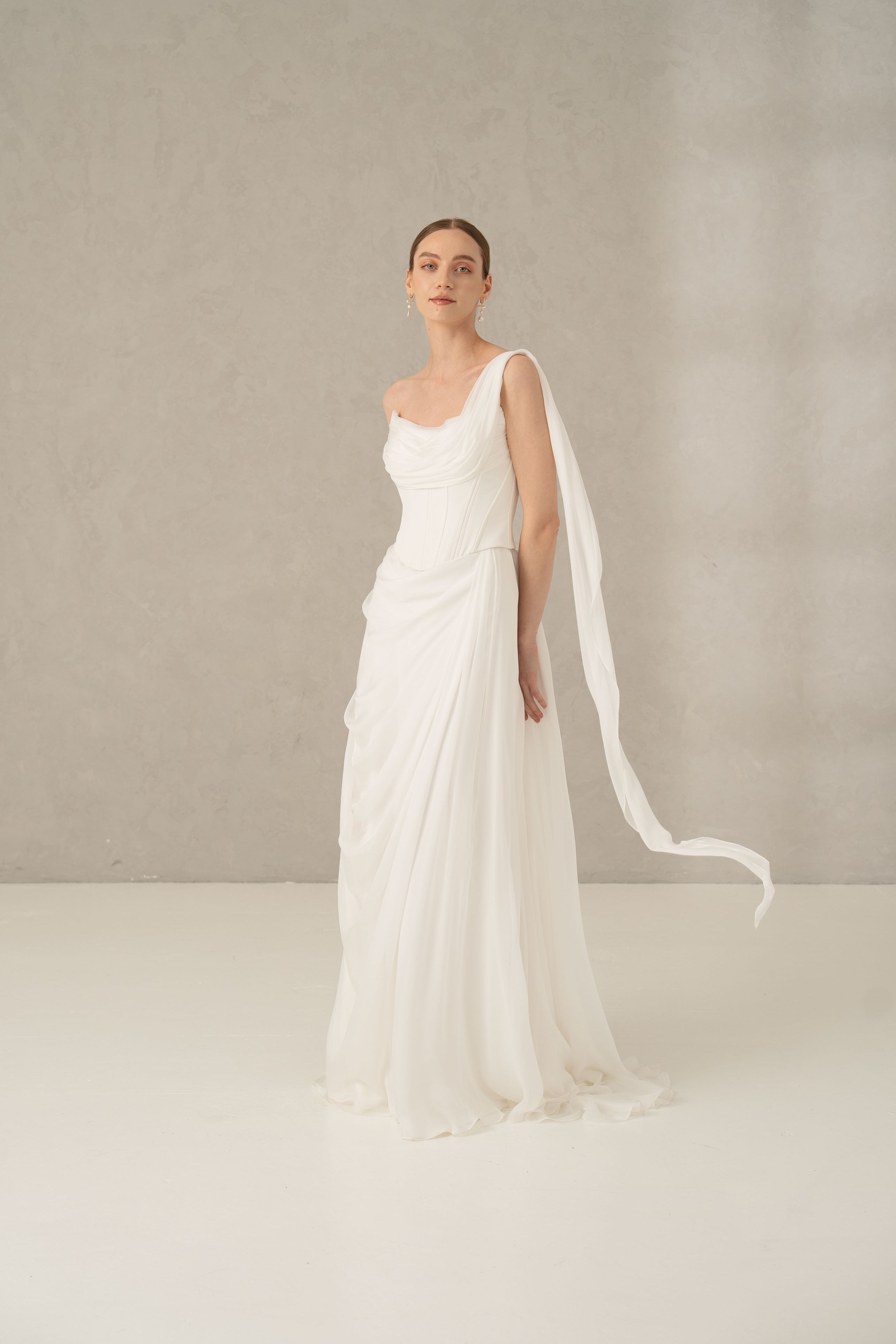 Rochie mireasa corset si voal Caterina