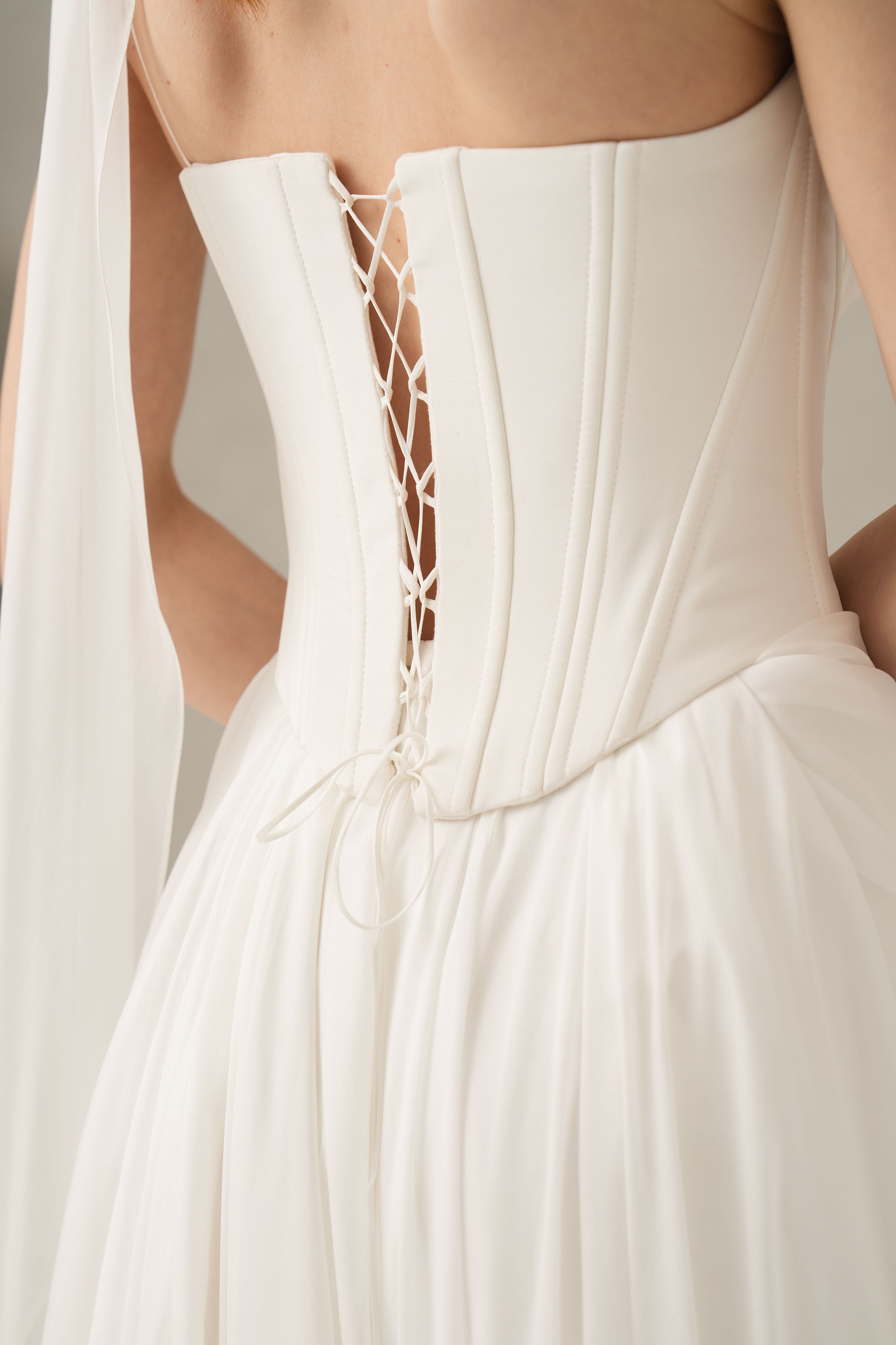 Rochie mireasa corset si voal Caterina