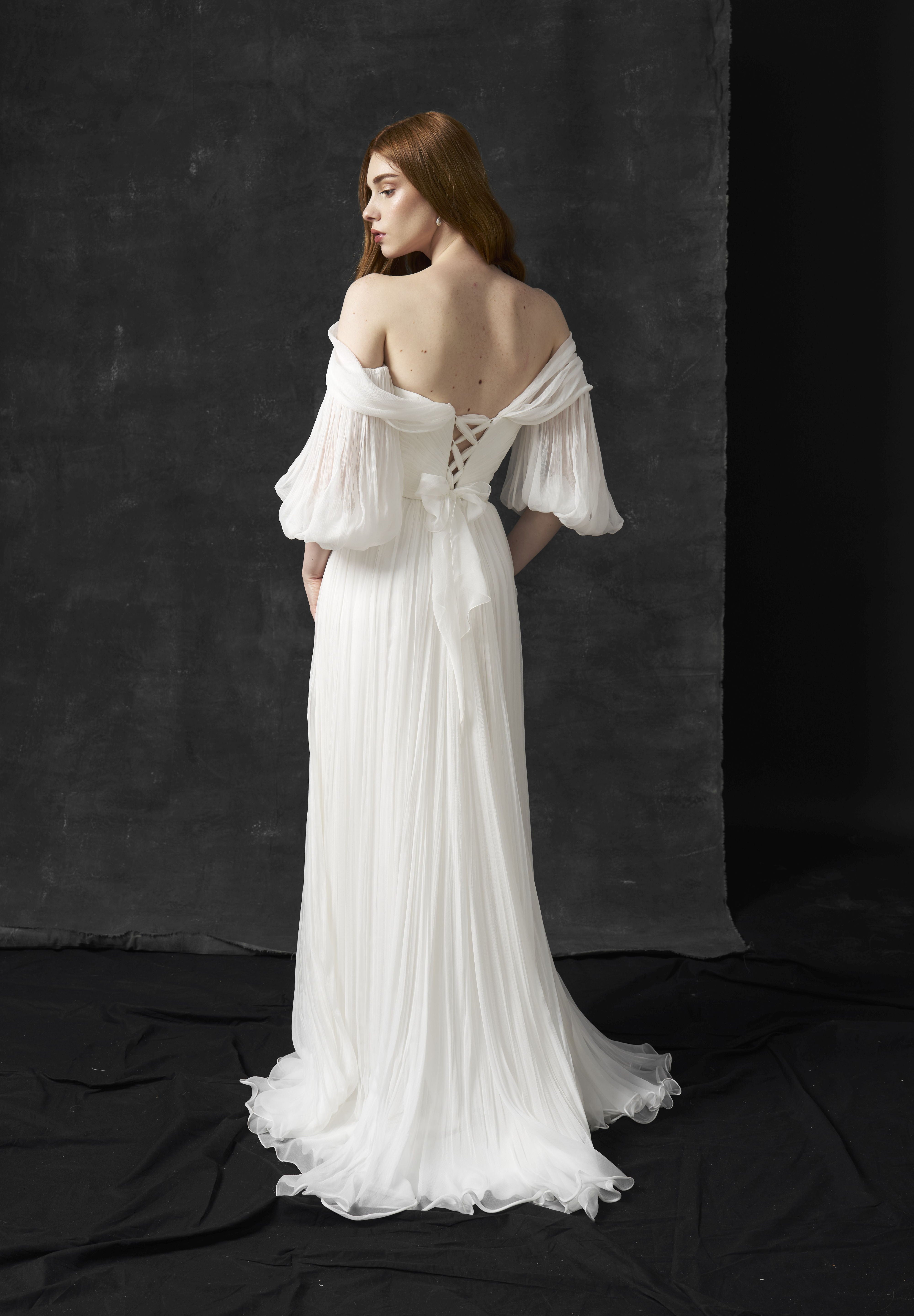 Rochie mireasa cu maneci cazute Kora