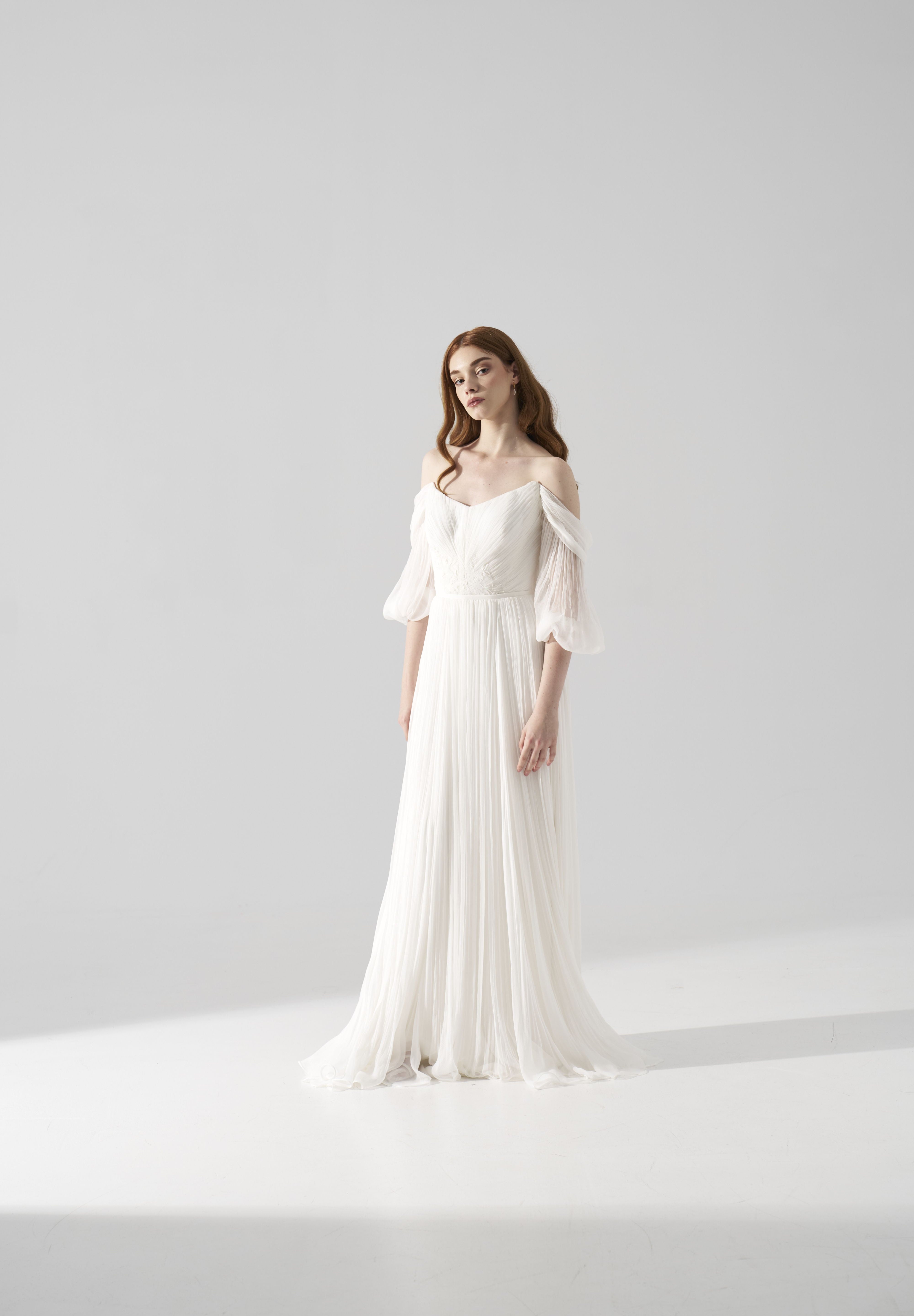 Rochie mireasa cu maneci cazute Kora