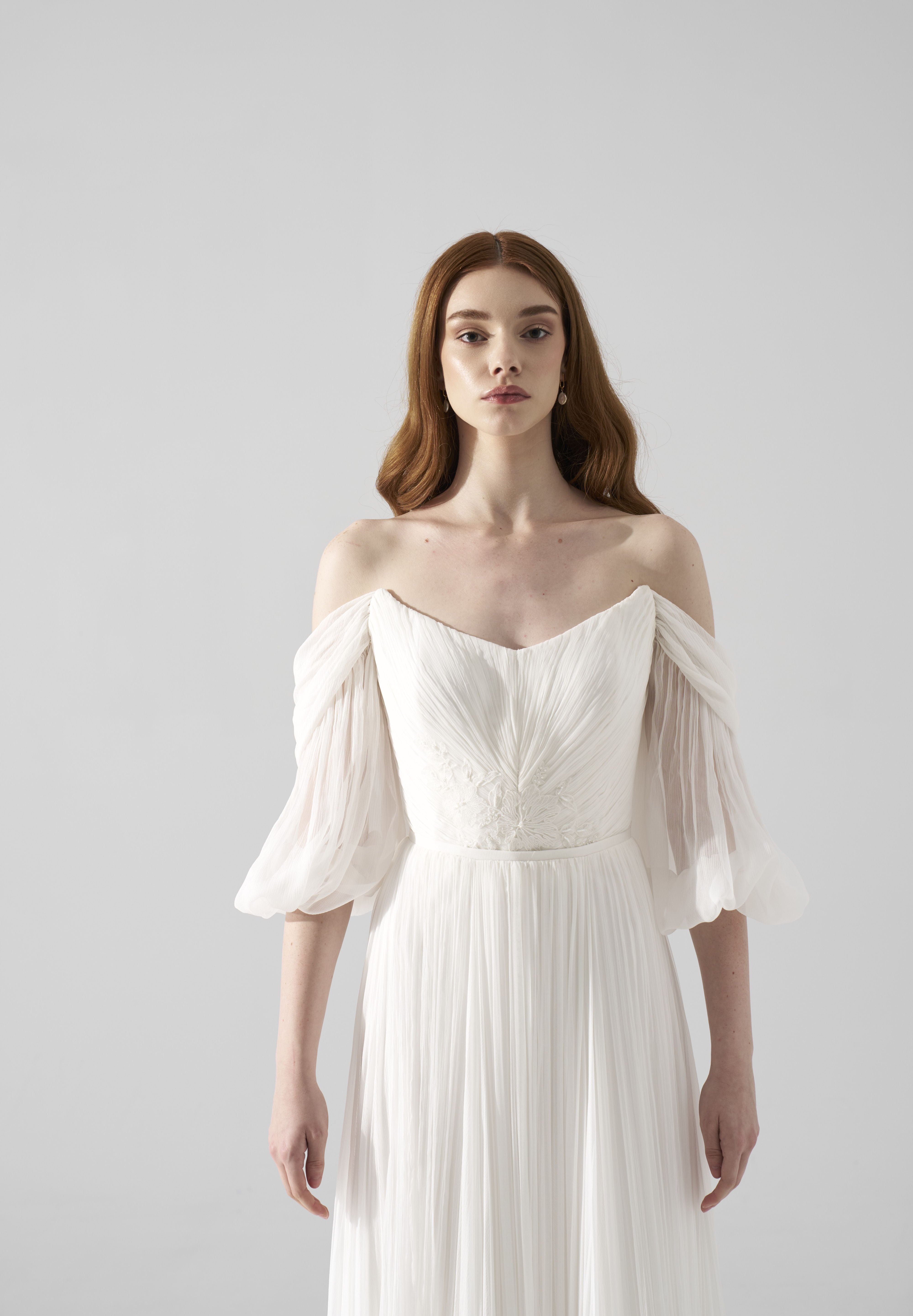 Rochie mireasa cu maneci cazute Kora