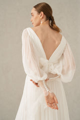 Rochie mireasa maneci si crapatura Aurora