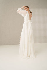 Rochie mireasa maneci si crapatura Aurora