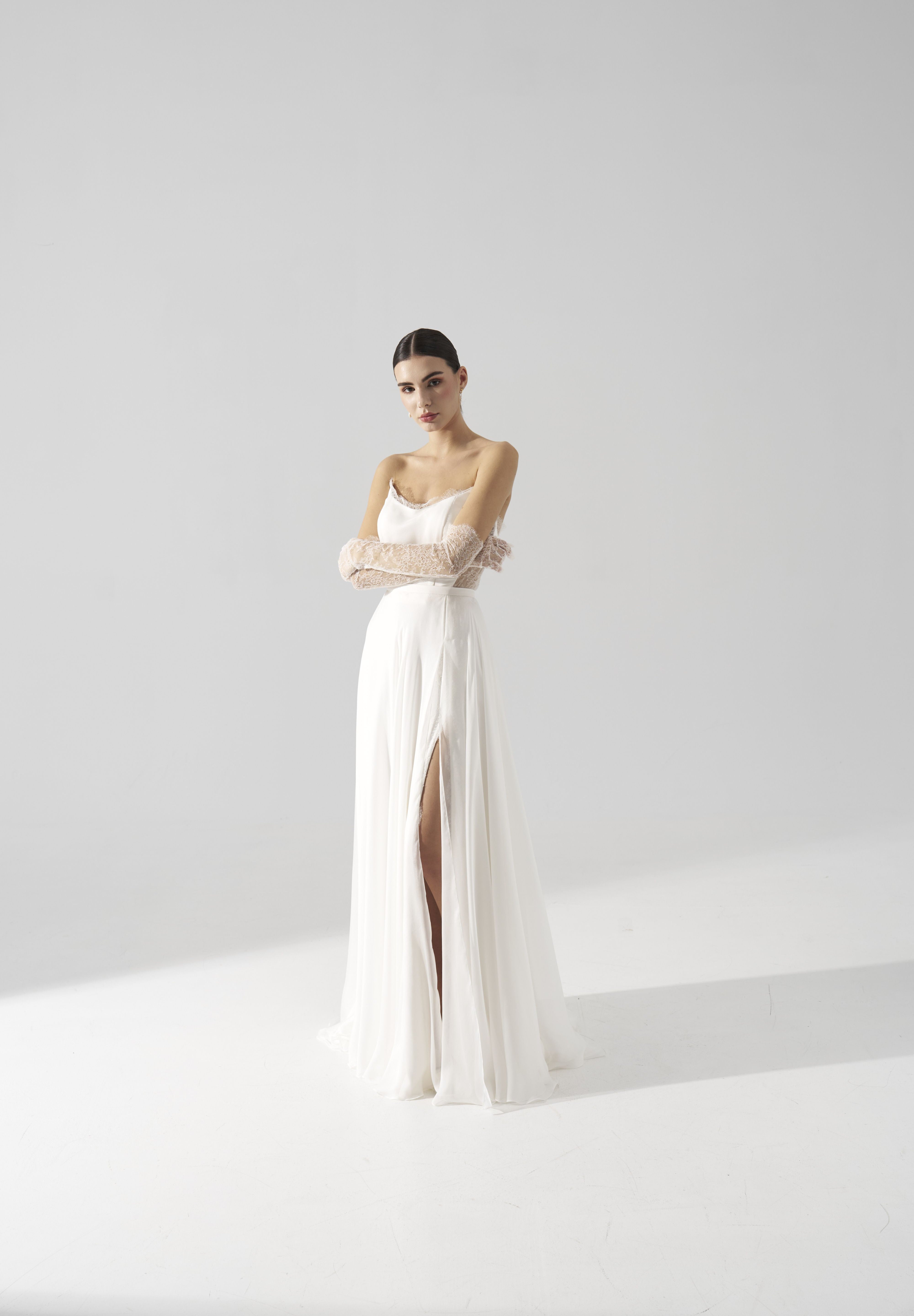 Rochie mireasa matase si dantela Brisa