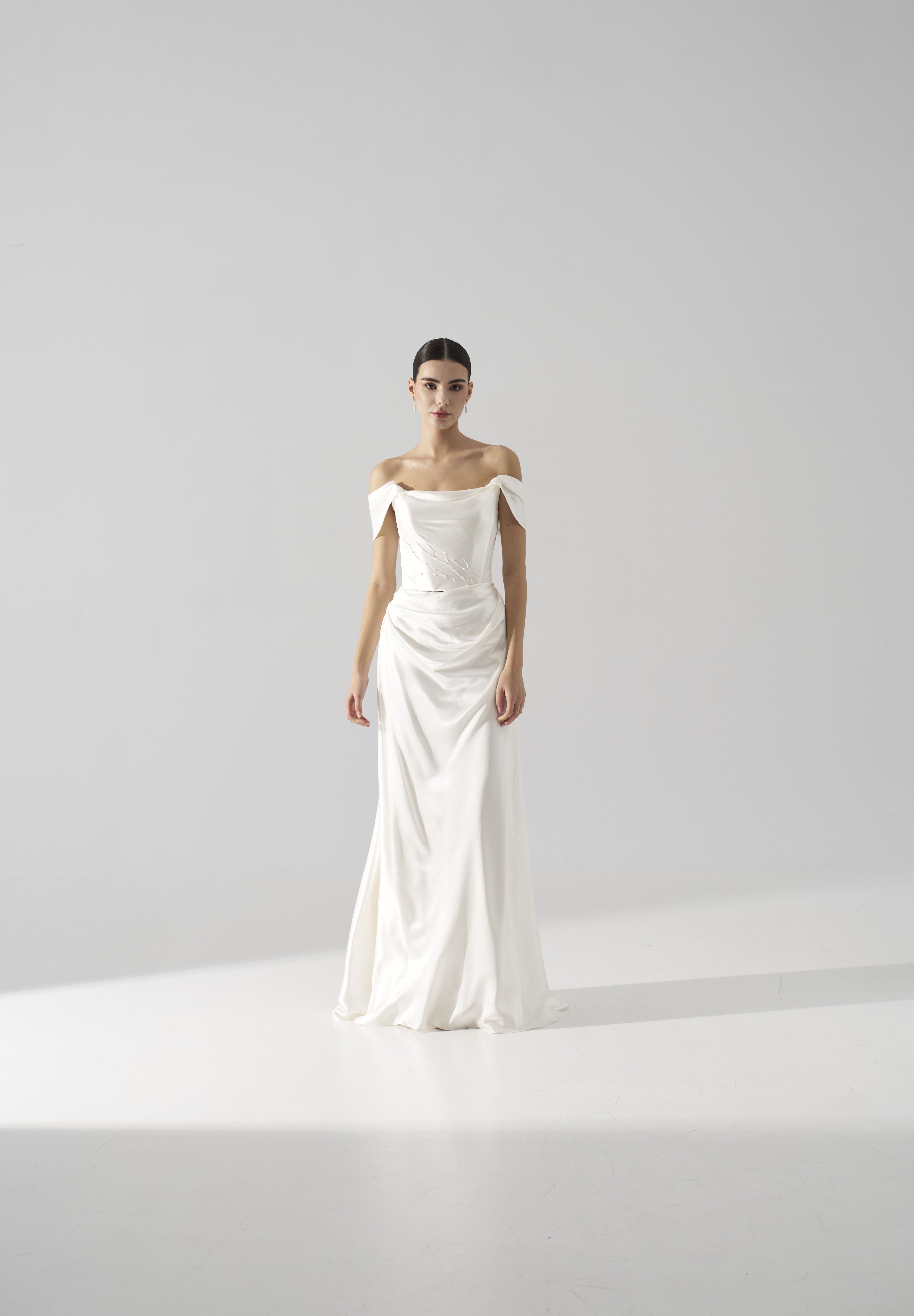 Rochie mireasa satin maneci cazute Amira