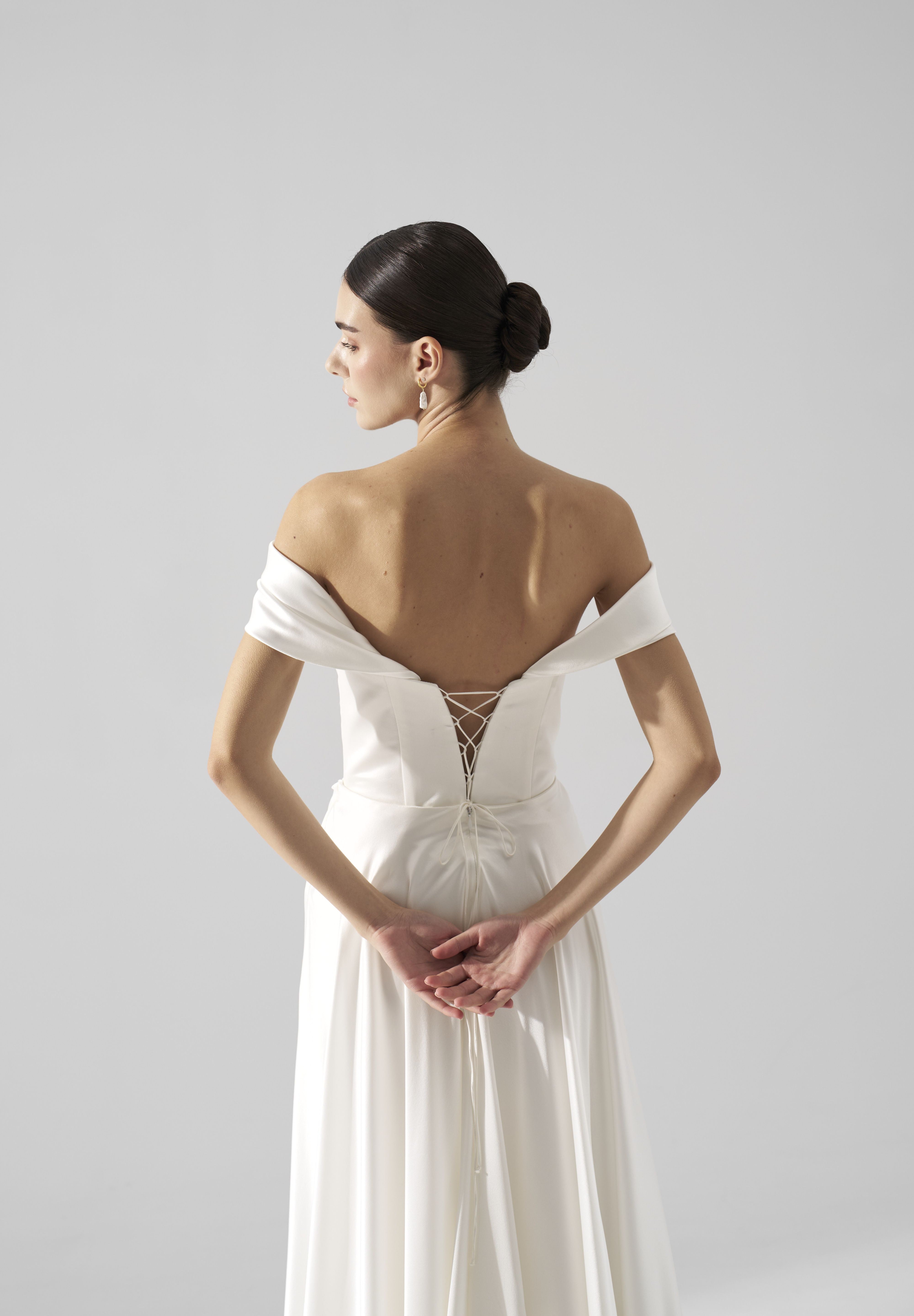 Rochie mireasa satin maneci cazute Amira