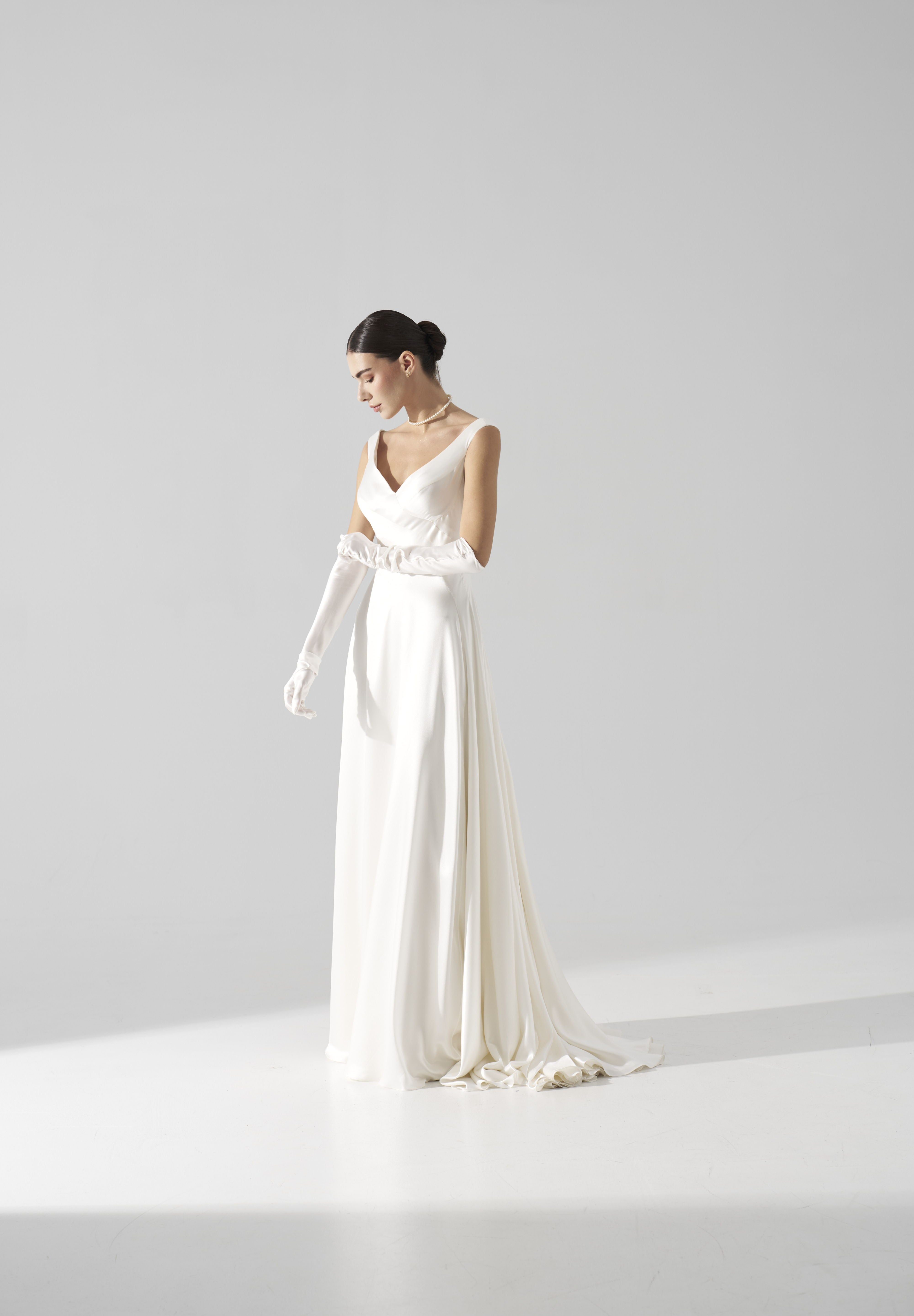 Rochie mireasaza matase Zaya