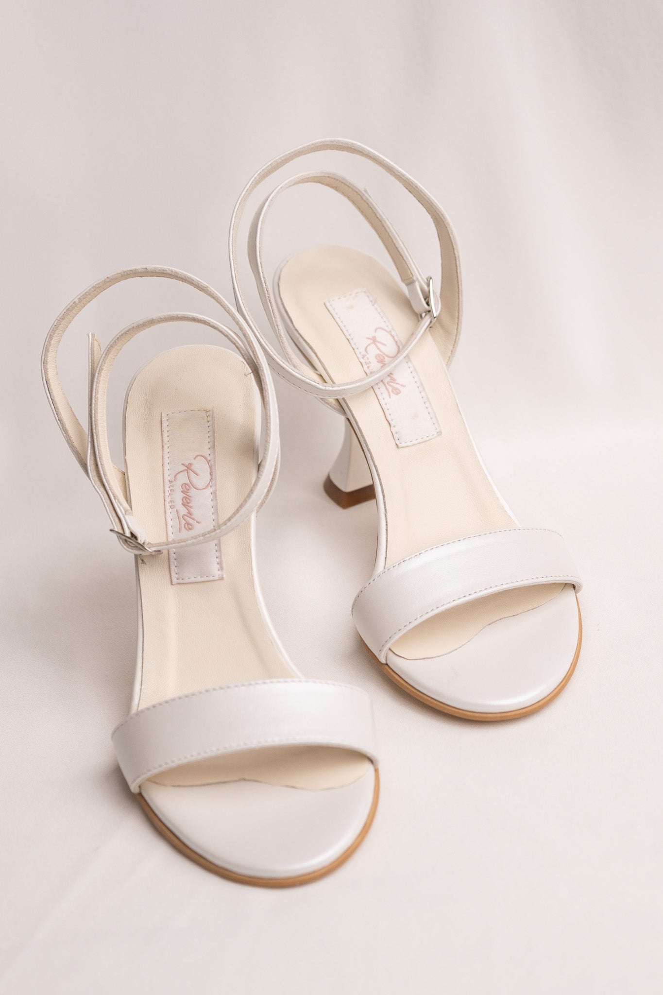 Sandale mireasă simple si comode Elara