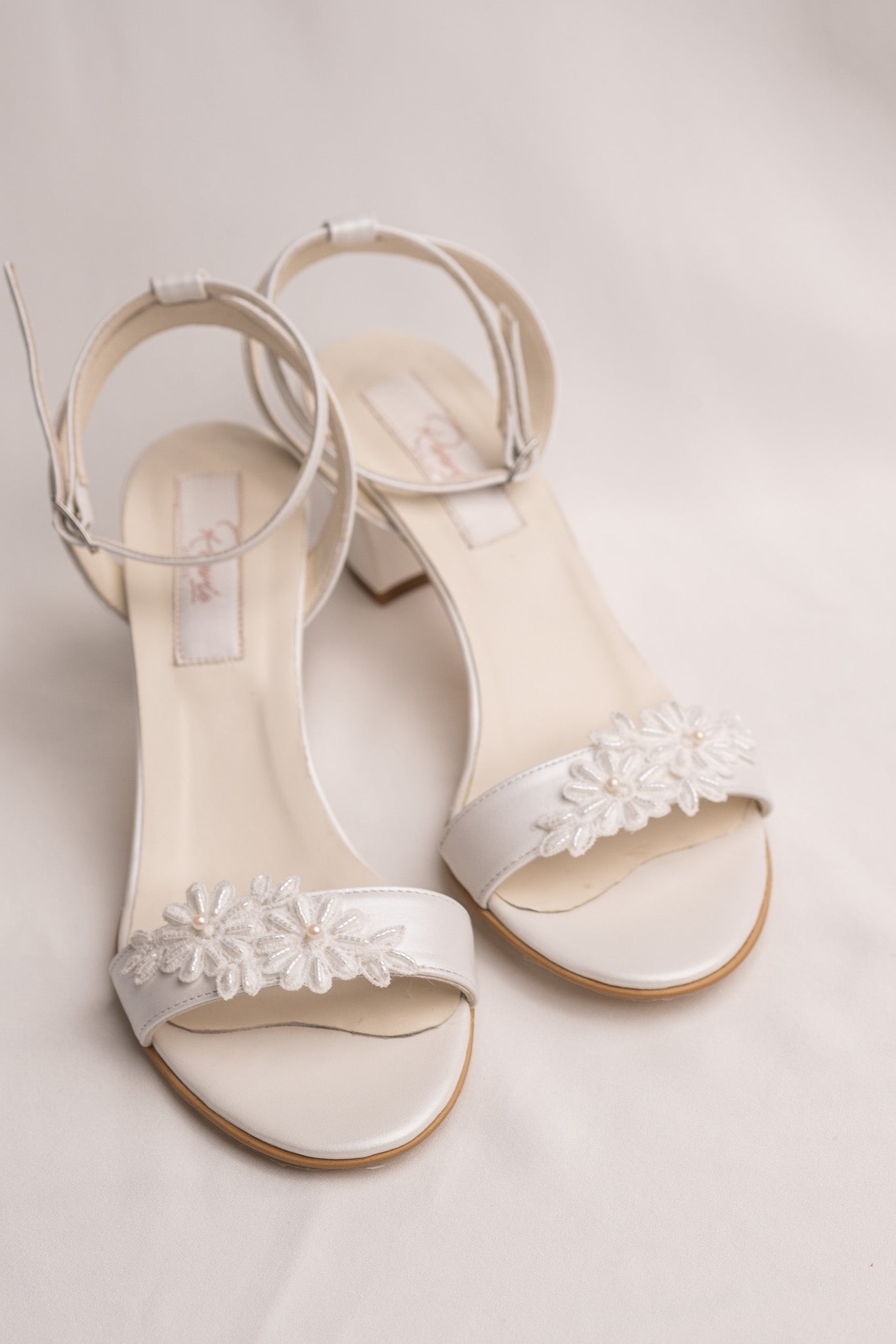 Sandale mireasa cu broderie si perle Myalis