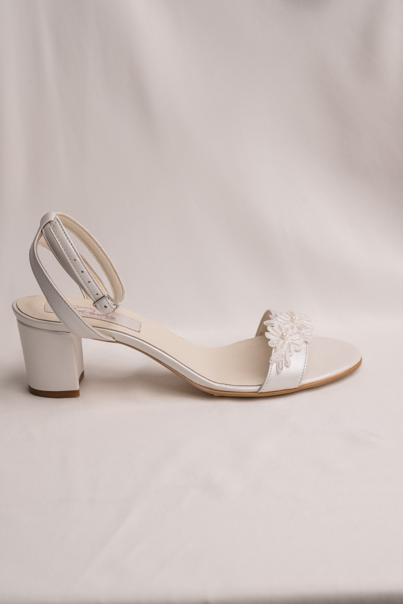 Sandale mireasa cu broderie si perle Myalis