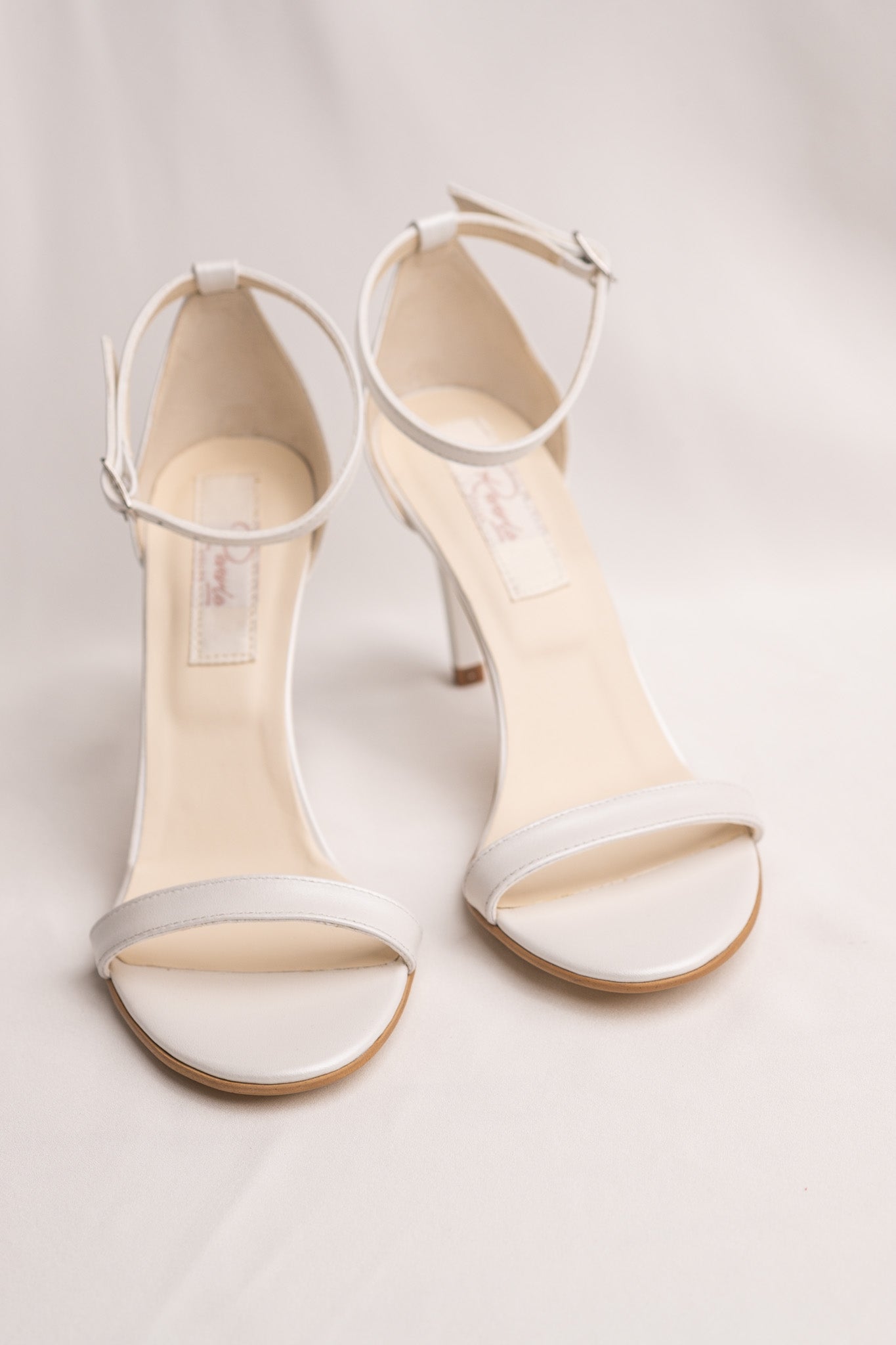 Sandale mireasa simple și elegante din piele Emira