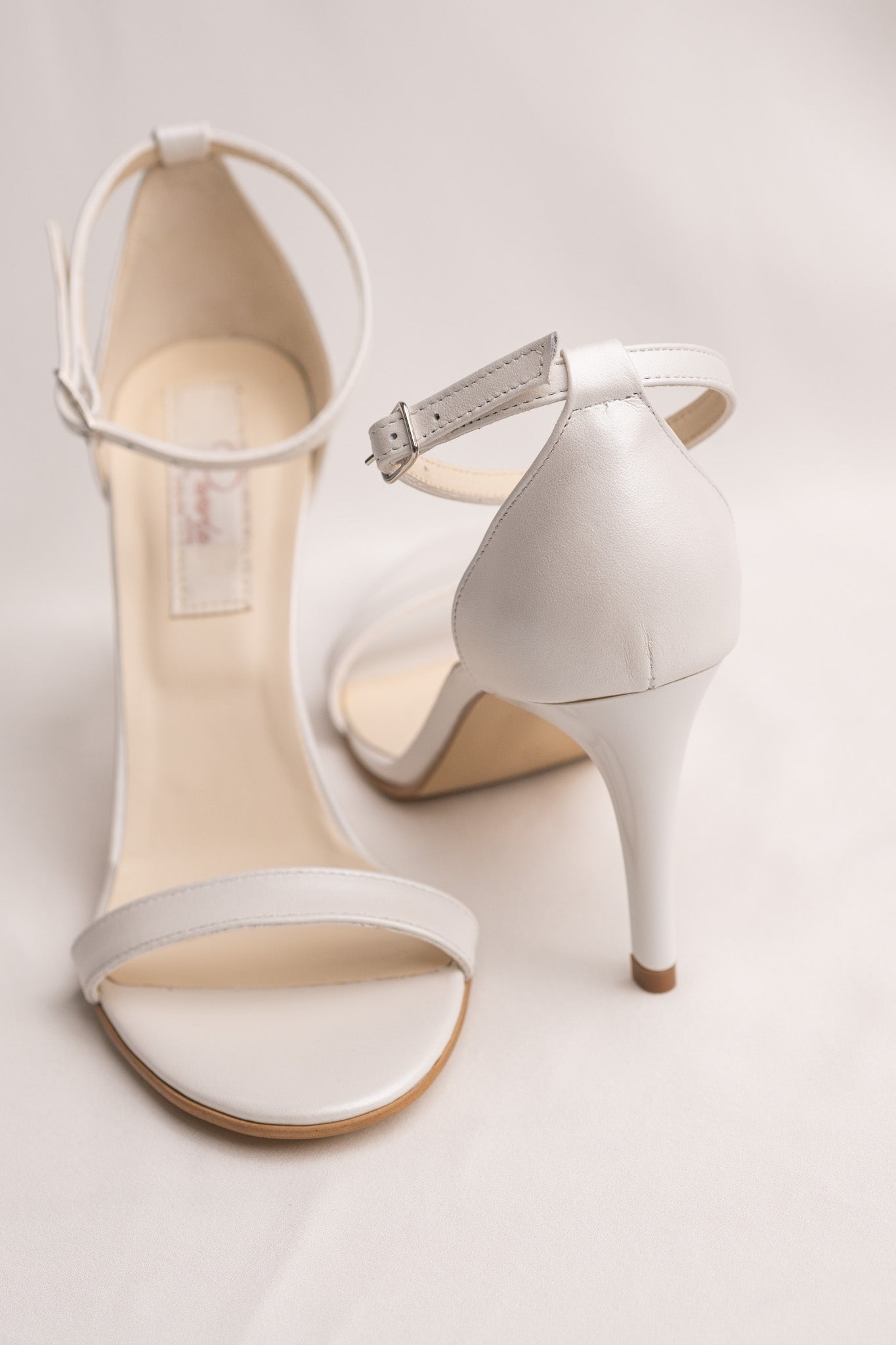 Sandale mireasa simple și elegante din piele Emira