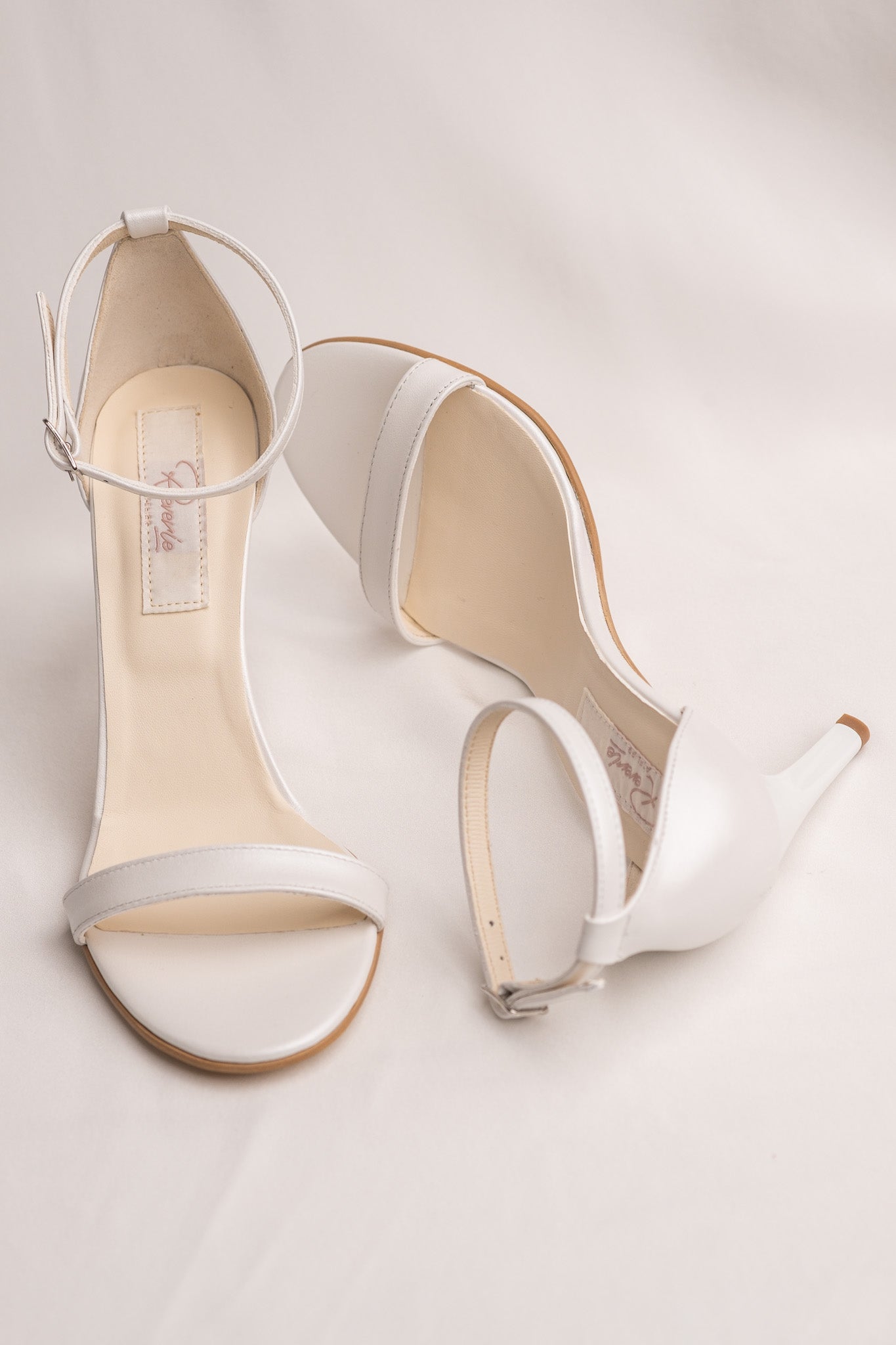 Sandale mireasa simple și elegante din piele Emira