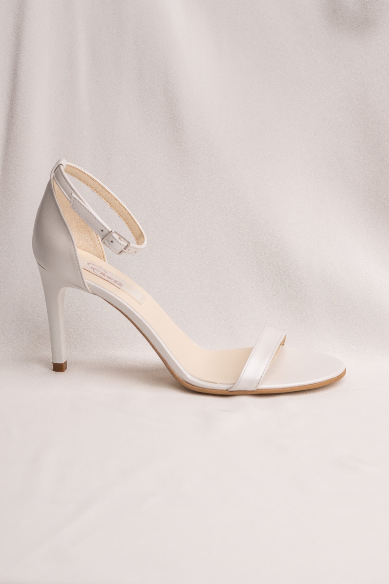 Sandale mireasa simple și elegante din piele Emira