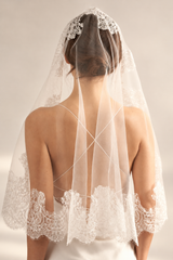 Romance | Bridal veil with lace border