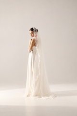Royal | Bridal veil with lace border
