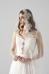 Voal mireasa spaniol cu bordura dantela Baroque