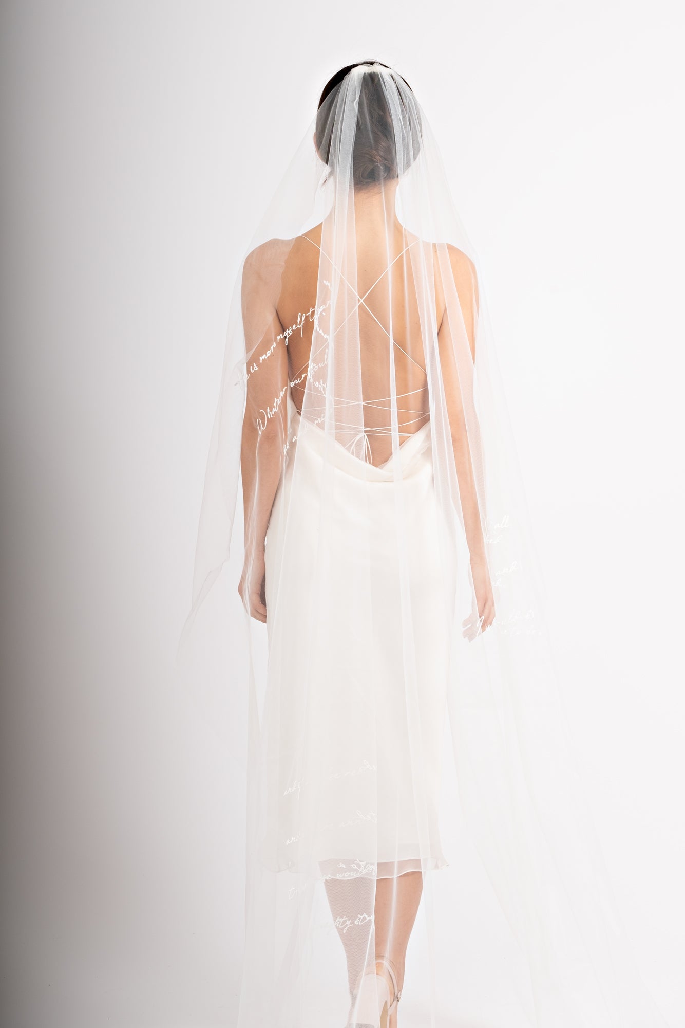 Voal personalizat cu scris brodat Forever